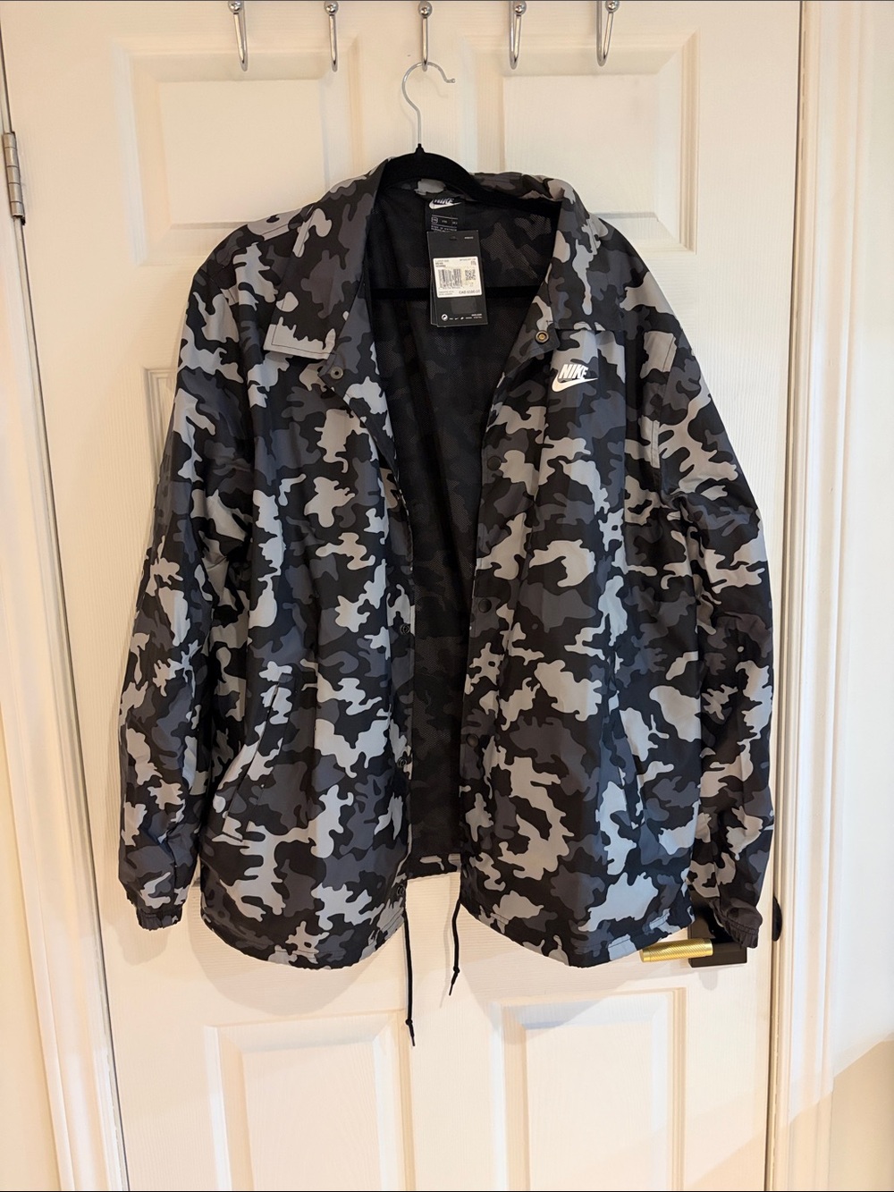 Nike Men’s Black & Gray Camo Windbreaker Jacket with Hood